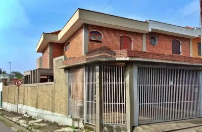 Casasobrado para venda com 125m² e 3 dormitórios localizado na Saúde.