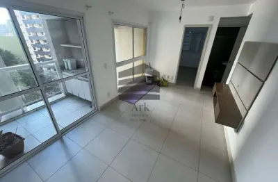 Apartamento 01 dormitório, living com sacada, 01 vaga, a uma quadra Metrô Vila Mariana.