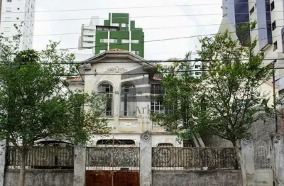 Casa com terreno de 12,00m X 43,00m, 516m² de área util, Metrô Vila Mariana