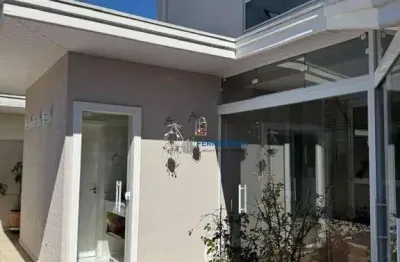 Casa com 3 dormitórios para alugar, 200 m² por R$ 10.454,00/mês - Urbanova - São José dos Campos/SP