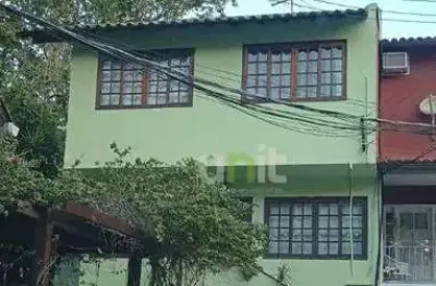 Casa com 3 dormitórios à venda por r$ 600.000,00 - badu - niterói/rj