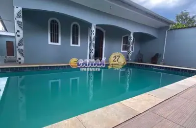 Casa com 2 dorms, piscina, lote inteiro em mongaguá!