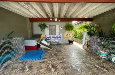 Casa no litoral com 2 quartos, vagas cobertas e espaço gourmet!