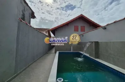 Belissima casa á venda em mongaguá-sp com piscina!!
