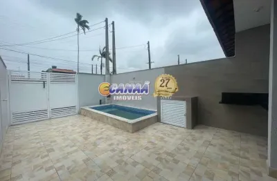Casa nova com piscina e acabamento moderno em itanhaém-sp!