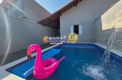 Casa nova à venda em mongaguá! com piscina e ótimo acabamento!