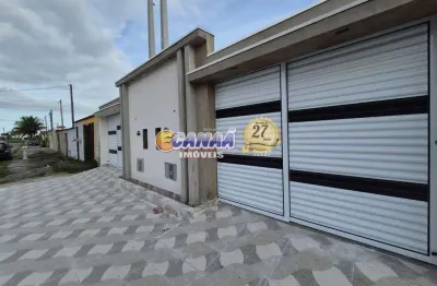 Linda casa em mongaguá com piscina e espaço gourmet!!