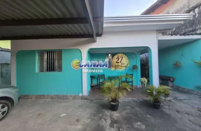 Casa à venda em mongaguá-sp, com edícula e amplo quintal!!!