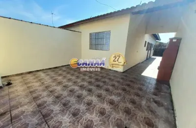 Casa na praia de mongaguá 2 dormitórios. 269.900 aceita financiamento