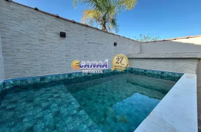 Casa 2 dormitórios, amplo quintal com piscina  e 2 vagas de garagem. utilize seu fgts