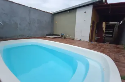 Casa na praia de mongaguá com piscina _ oportunidade!!!
