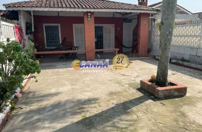 Casa em mongaguá 4 dormitórios e 4 vagas de garagem - apena s 100  metros  do mar!!!