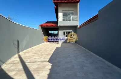Lindo sobrado novo à venda com área gourmet e piscina em mongaguá/sp!