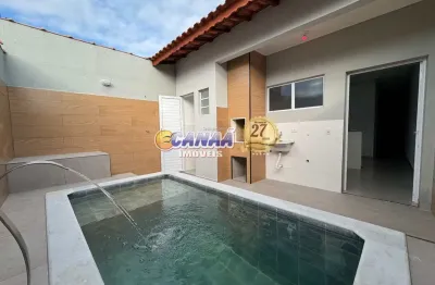 Casa à nova venda com 3 dormitórios e piscina em mongaguá/sp!