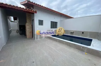 Casa nova à venda lado praia e com piscina! em mongaguá litoral sul de s.p