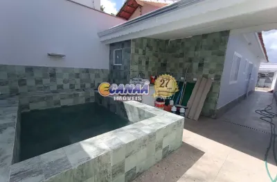 Casa térrea com piscina, 2 dormitórios e acabamento de qualidade!! oportunidade