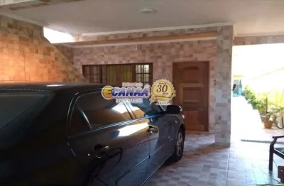 Casa em Mongaguá 4 dormitórios e 2 vagas de garagem... Oportunidade!!!
