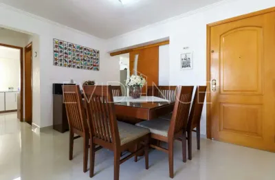 Apartamento de 67 m² com 3 dormitórios, 1 vaga, reformado e mobiliado próximo ao metrô