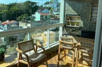 Apartamento alto padrão com vista para o mar na agronômica