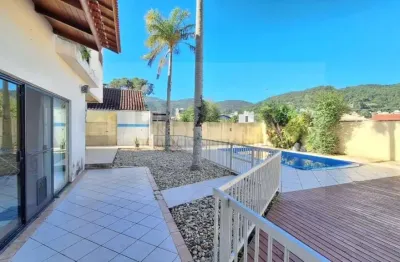 Casa com 3 quartos à venda na Rua Jornalista Eugênio Lapagesse, Córrego Grande, Florianópolis