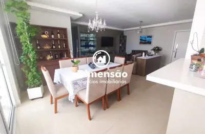 Apartamento impecável de 180m² com ampla vista para o mar e sol matutino