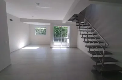 Duplex 2 dormitórios + home office em ótima localização a 200 metros da udesc
