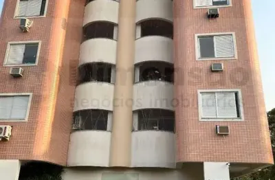Apartamento mobiliado com 3 dormitórios sendo 1 suíte em excelente localização