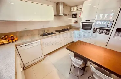 Cobertura duplex no centro de florianópolis, próximo de tudo!