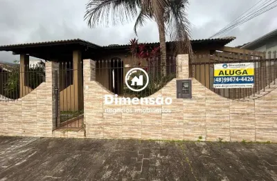 Casa com 3 quartos para alugar na Rua Itapuã, Itacorubi, Florianópolis