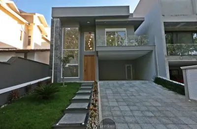 Casa com 3 suites e piscina no condominio mosaico da serra
