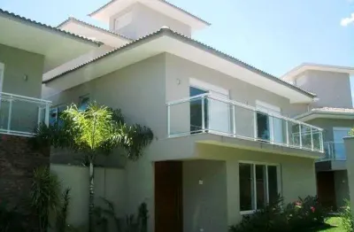 Casa com 4suites e piscina na praia da baleia em são sebastião