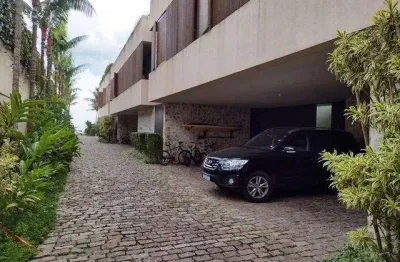 Casa com 5 suites e piscina na praia da baleia em condominio pé na areia