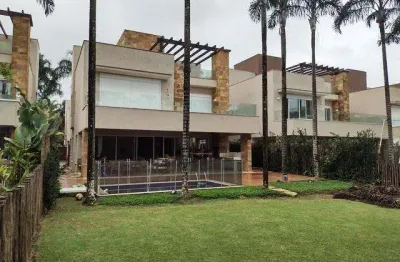 Casa com 5 suites e piscina na praia da baleia em são sebastião