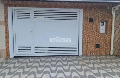 Casa com 2 quartos à venda na Vila Antártica, Praia Grande 