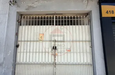 Casa com garagem 50m2 – aceita depósito caução - Ótima localização