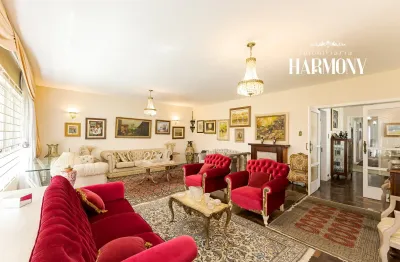 Casa Térrea Ampla à Venda com 335m² R$ 1.349.000 no Bacacheri - Curitiba