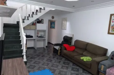 Encantador sobrado na mirim - 3 dormitórios com churrasqueira e próximo à praia