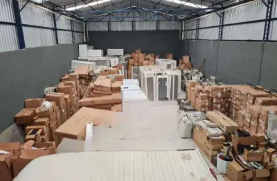 Galpão para Locação em Belford Roxo, São Bernardo, 2 banheiros