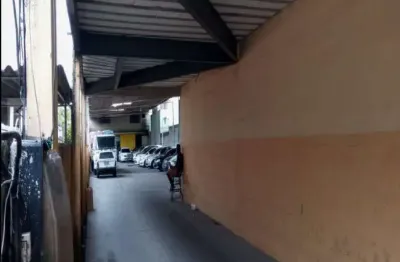 Galpão para Locação em Nova Iguaçu, Centro, 1 banheiro, 10 vagas