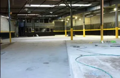 Galpão para Locação em Rio de Janeiro, Maria da Graça, 2 banheiros