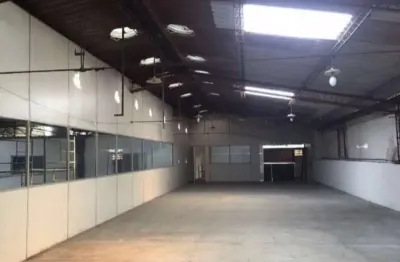 Galpão para Locação em Duque de Caxias, Sarapuí, 2 banheiros