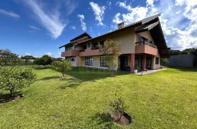 Linda casa em condomínio no centro de pinhais com 2.133,59 m² de terreno