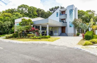 Casa no Condomínio Pinewoods- Pinhais: Imóvel recém-reformado com 460m² construí