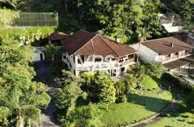 Casa com 6 dormitórios à venda, 476 m² por r$ 3.500.000,00 - comary - teresópolis/rj