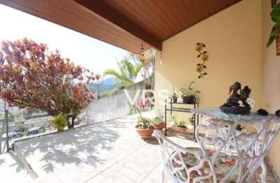 Casa com 5 dormitórios à venda, 203 m² por r$ 1.100.000,00 - agriões - teresópolis/rj