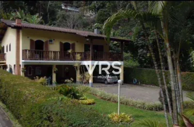 Casa com 4 dormitórios à venda, 219 m² por r$ 850.000,00 - albuquerque - teresópolis/rj