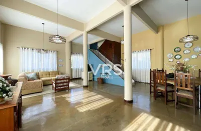 Casa com 3 dormitórios à venda, 226 m² por r$ 1.290.000,00 - golfe - teresópolis/rj