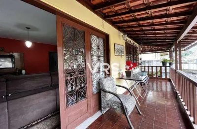 Propriedade com 03 casas sendo a  casa principal com 3 dormitórios à venda, 393 m² por r$ 850.000 - tijuca - teresópolis/rj