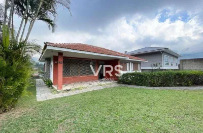 Casa com 3 dormitórios à venda, 222 m² por r$ 1.200.000,00 - caxangá - teresópolis/rj