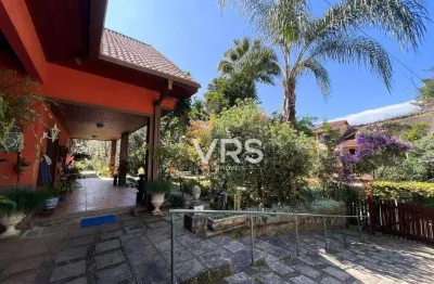 Casa com 3 dormitórios à venda, 565 m² por r$ 1.800.000,00 - albuquerque - teresópolis/rj